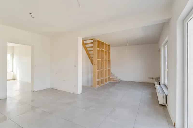 Unieke dubbele woning te Ezaart 128: Te renoveren gelijkvloers met tuin (A) +  Gerenoveerd met 2 verdiepingen (B)