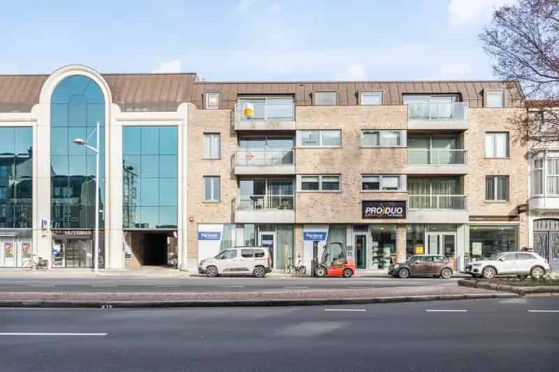 Handelsruimte van 490m² met parking op een TOPlocatie in centrum Eeklo!