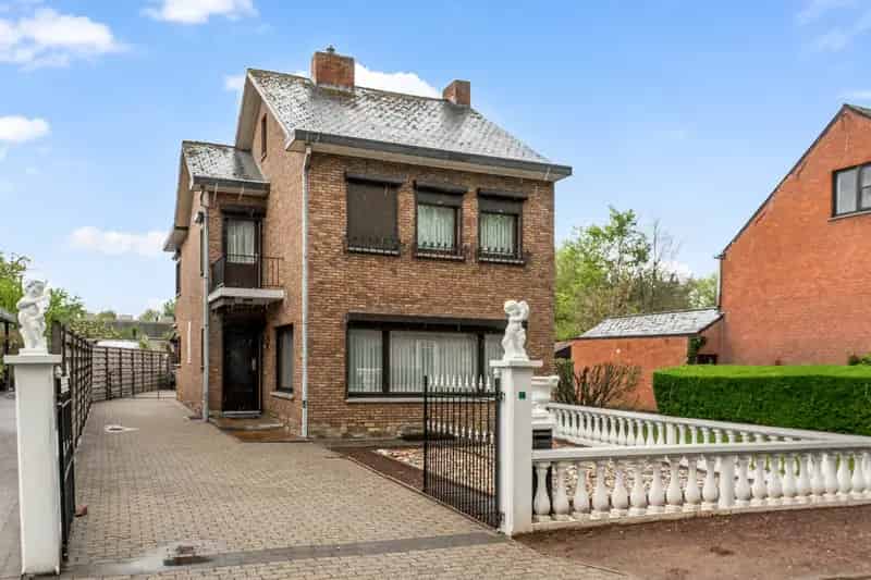 Huis te huur te Mol: Halfopen bebouwing met tuin en garage