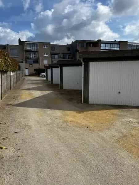 Grote garagebox in het centrum van Haacht
