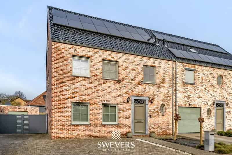 Zeer ruime, instapklare woning met 4 slaapkamers op een perceel van 4a88 in Heusden-Zolder