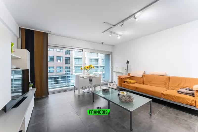 Recent 2-Slaapkamer Appartement met Groot Terras (40m²) nabij Strand in Centrum Oostende