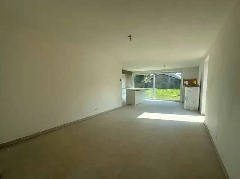 Hectaar bouwt twee ruime halfopen woningen te Serskamp