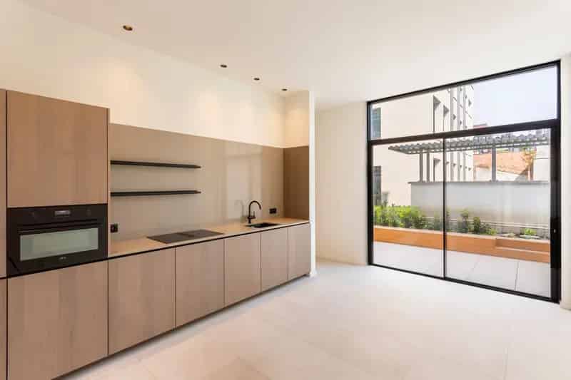 volledig nieuwe woning met terrassen, 4 slpks. en A-label