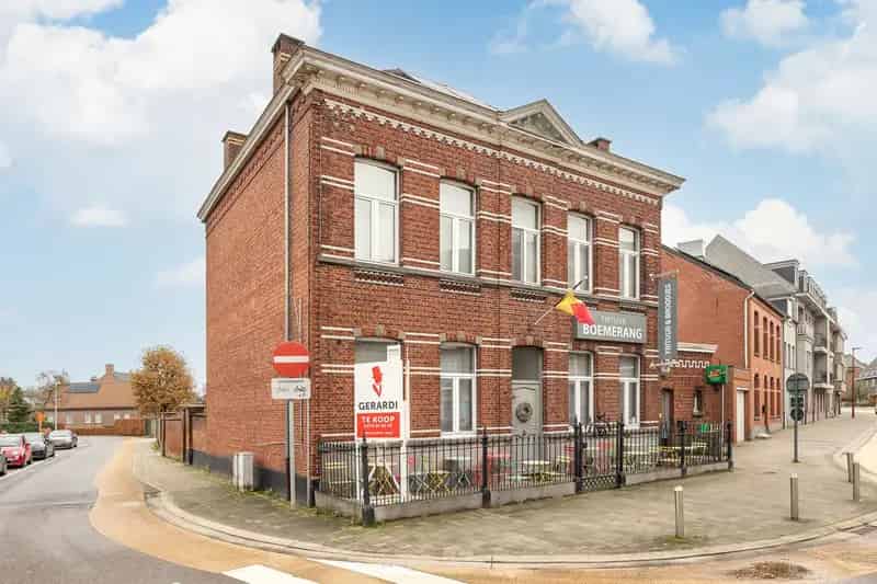 Ruime woning met 6slk en zwembad in het hart van Rijkevorsel