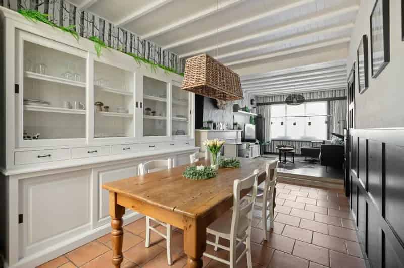 Instapklare gezinswoning met 3 slpk's en tuin te Turnhout.