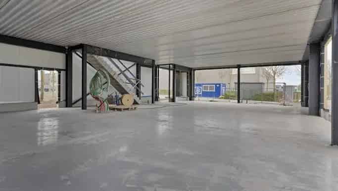 Magazijn te huur Wevelgem 144m² Nabij Autosnelwegen