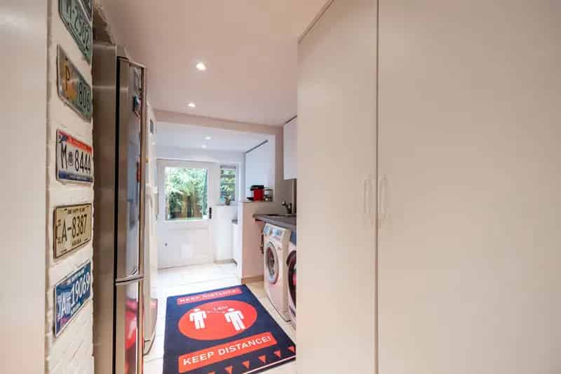 Instapklare woning met 3 à 4 slpks, praktijkruimte en garage