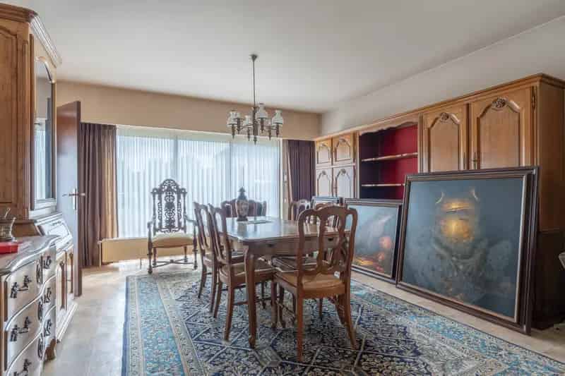 Huis te huur te Beerse: Ruime woning met magazijn 360m²