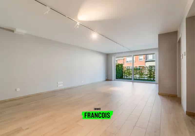 Intstapklaar appartement met 2 terrassen en een tuin!