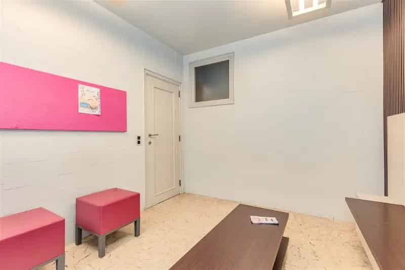 Huis te huur Merksem 6-7 slaapkamers grote tuin praktijkruimte
