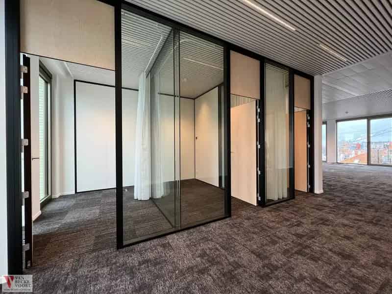 Handelspand 417m² in nieuwbouwresidentie