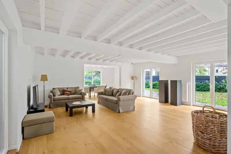 Prachtig gerenoveerde hoeve met 4 slkrs op uniek perceel