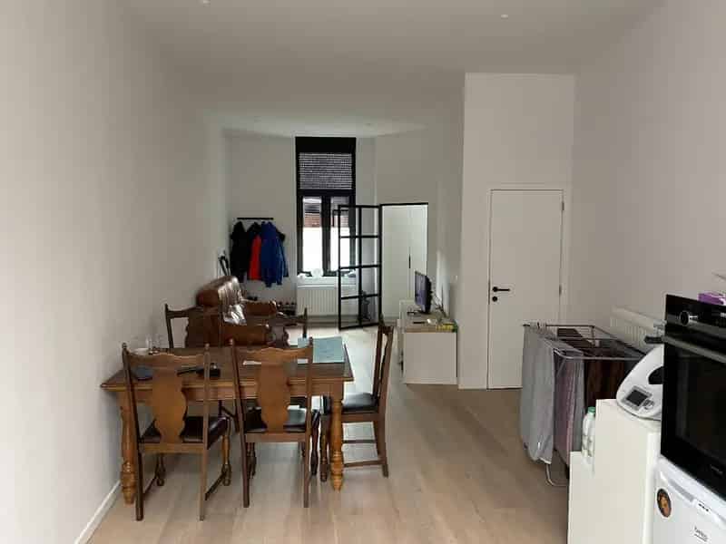 Vernieuwde, energiezuinige woning in centrum Evergem