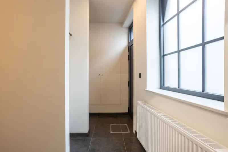 Uniek energiezuinig pakhuis met loftgevoel!