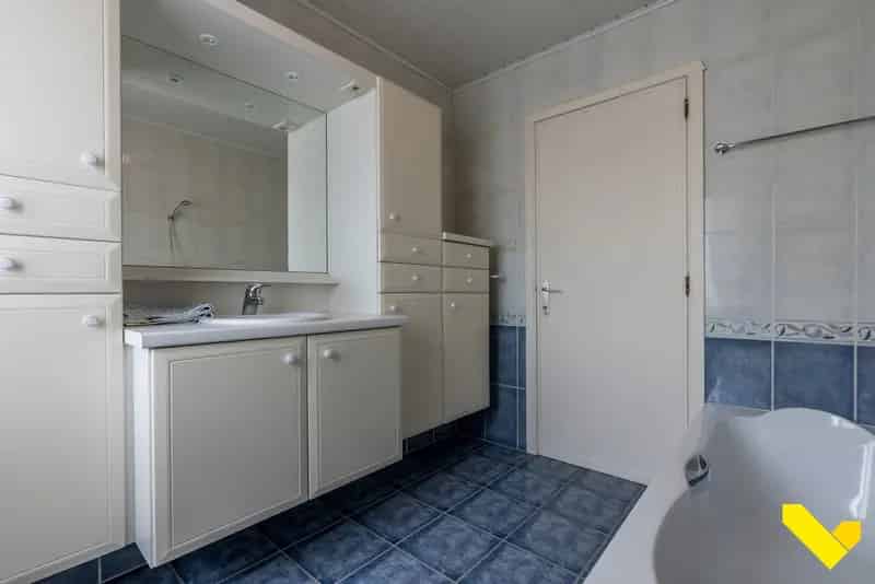 Grotendeels Gerenoveerde Woning In Prima Staat.