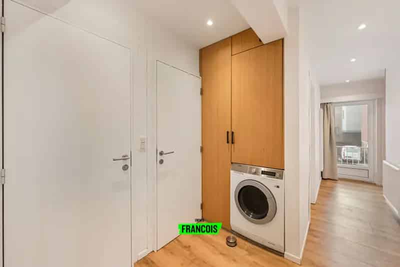 Gezellig lichtrijk 2 slaapkamer appartement met EPC D en terras  in hartje Westende Te Koop!