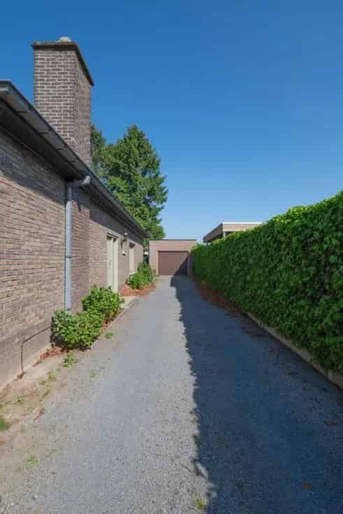 Bungalow Te Koop Te renoveren 3 slaapkamers grote garage