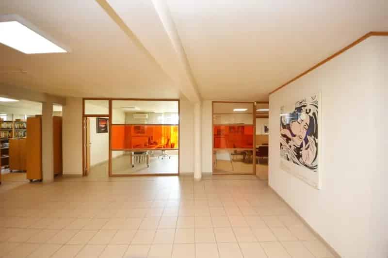 MULTIFUNCTIONELE RUIMTE 400 M2 MET PRIVE PARKING