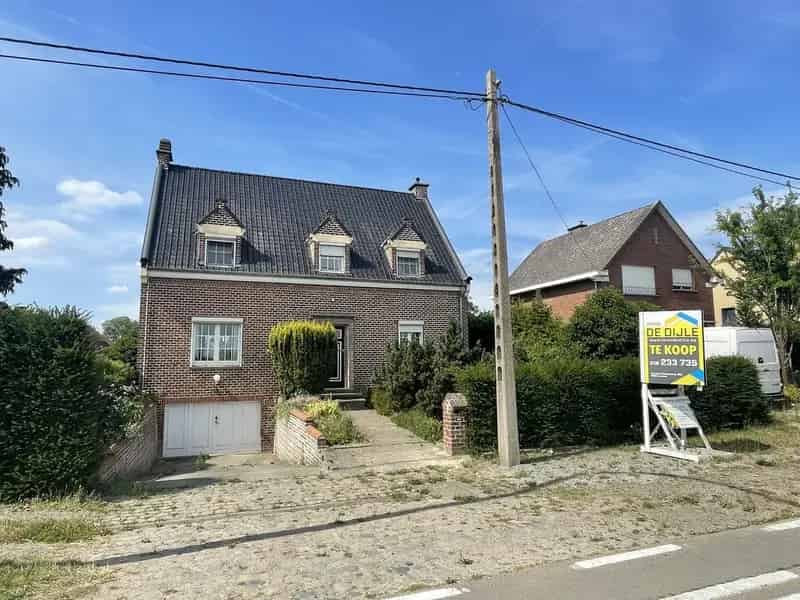 Huis te koop: 5 slaapkamers, 2 badkamers, gerenoveerd