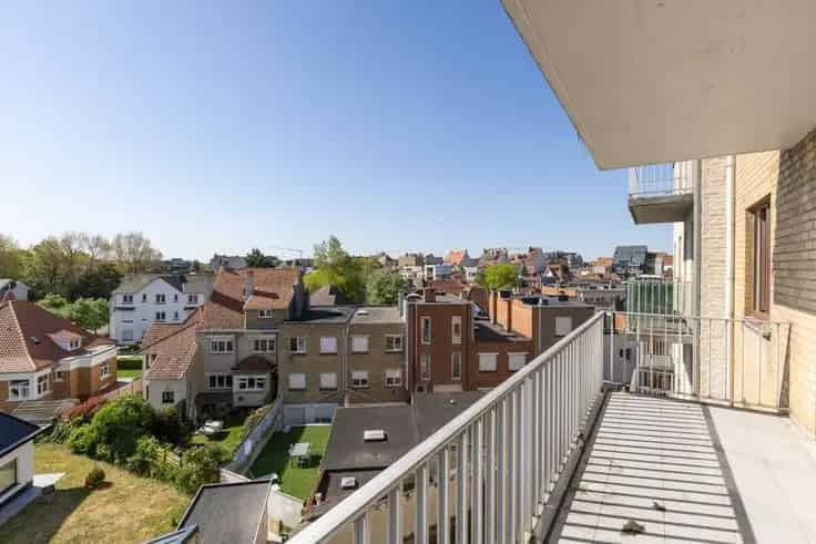 Ruim 3-slaapkamer appartement Koksijde met Zonneterras