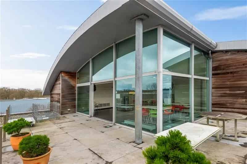 Polyvalent bedrijfsgebouw in Aartselaar