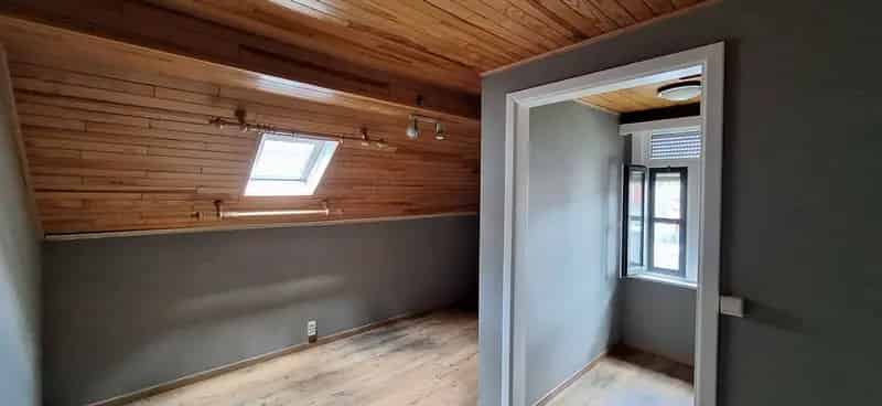 Huis te koop: Te renoveren woning met garage in rustig dorp