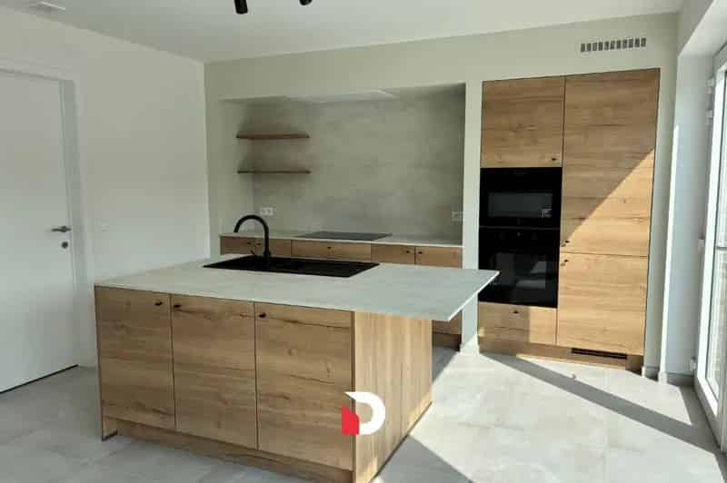 Nieuwbouwwoning met 4 slaapkamers en 2 badkamers