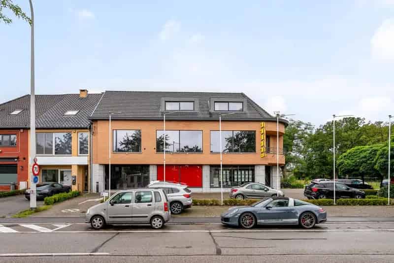 Investeringsvastgoed: Kantoorgebouw met appartement