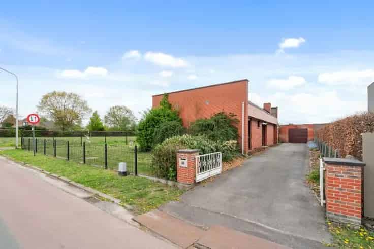 Op te knappen Bungalow 684m² te Koop