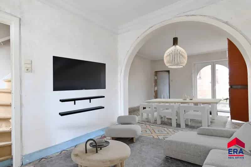 Appartement te Koop Eeklo: Duplex met Zolder en Buitenruimte