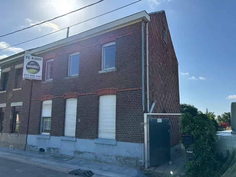 VOLLEDIG TE STRIPPEN WONING