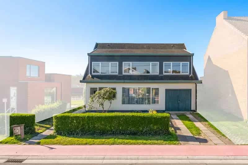 Charmante op te frissen gezinswoning met tuin en 4 SLPK