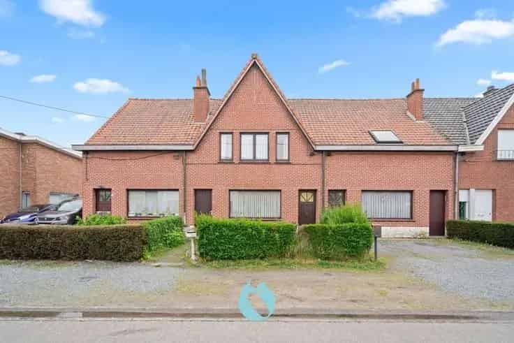 Huis Te Koop Ertvelde: Drie Te Renoveren Woningen