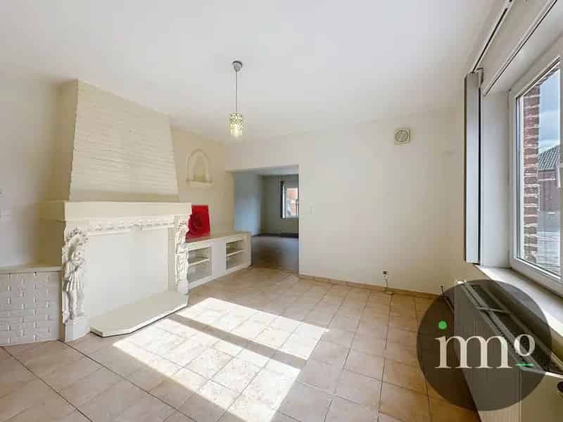 Instapklare woning met grote garage voor hobbyisten