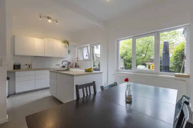 Ruime Gerenoveerde Familiewoning te Anderlecht