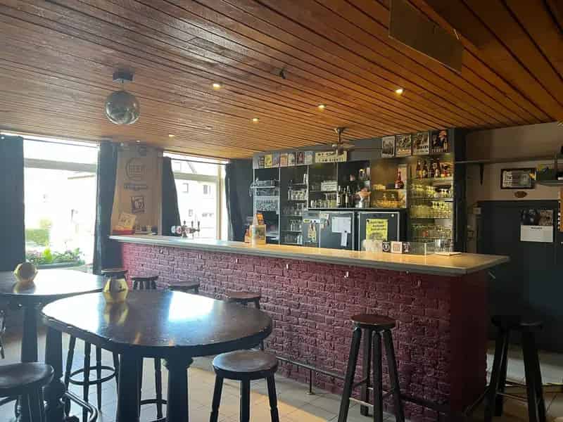 Te renoveren handelspand met woonst op toplocatie