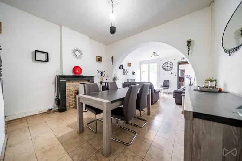 Huis met drie slaapkamers in Nivelles