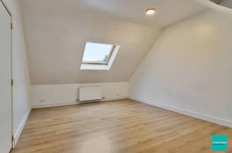 IN COMPROMIS ! Rustig gelegen woonst met tuin