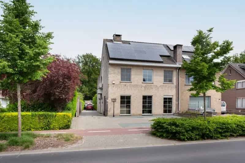Lumineuze HOB met een zee  van ruimte, mogelijkheid wonen en werken te combineren!