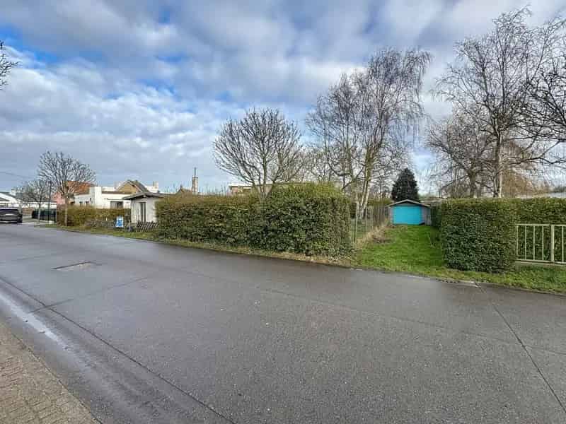Perceel grond met af te breken woning - gunstige ligging