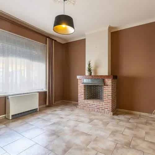OP TE FRISSEN GOED ONDERHOUDEN WONING in het hartje van Ruddervoorde met 4 SLAAPKAMERS en PRACHTIGE TUIN!