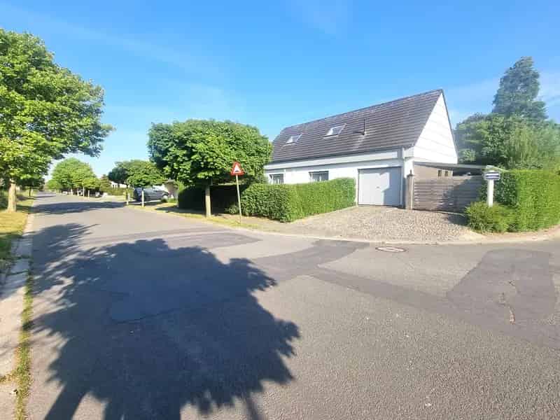 Vrijstaande Villa te Heist 6 slaapkamers Grote tuin