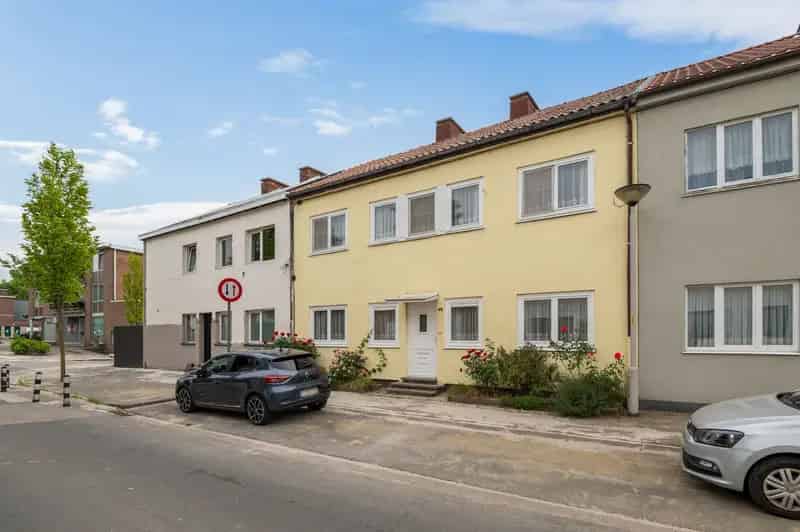 Karaktervolle woning (190m²) met vier slaapkamers op 256m²!
