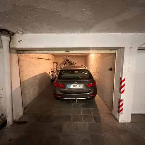 Ruime garagebox vlakbij het strand