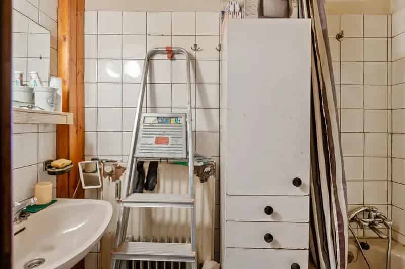 Te renoveren woning met 2 slaapkamers