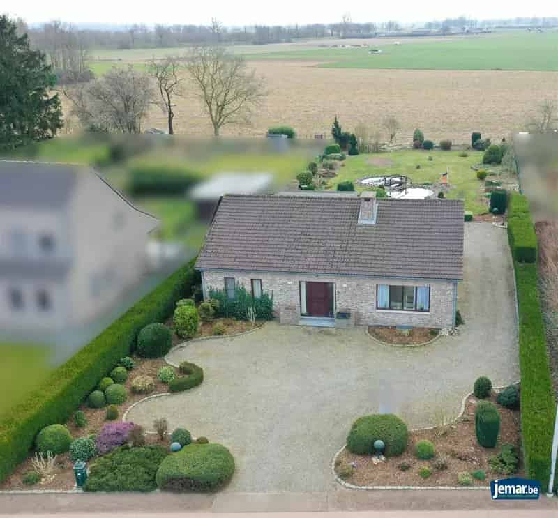 Charmante Vrijstaande Woning Leut