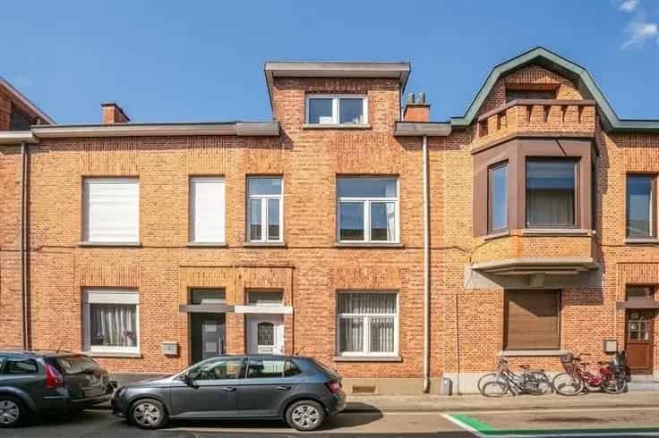 Huis Te Koop 4 Slaapkamers Rustig Gelegen