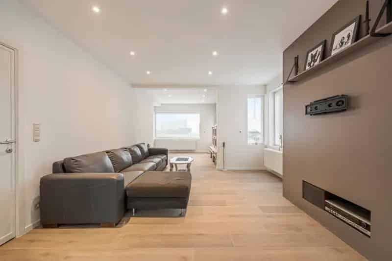 Charmante gerenoveerde woning met ruime garage & magazijn