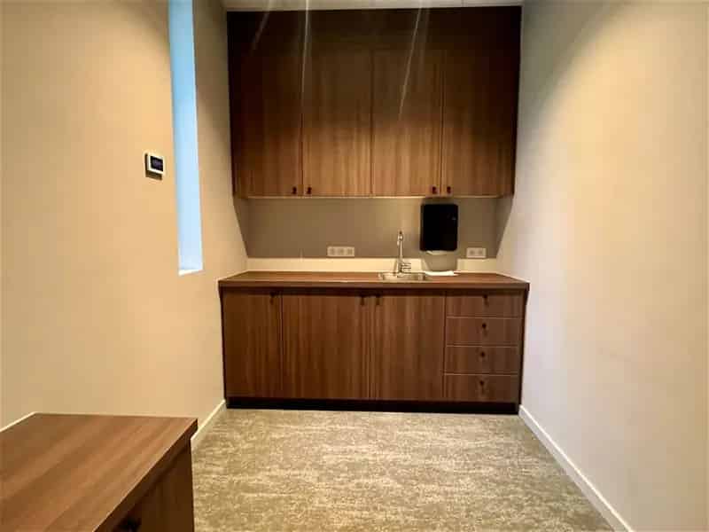 Kantoorgebouw van 1056  m² te huur in Zwijnaarde